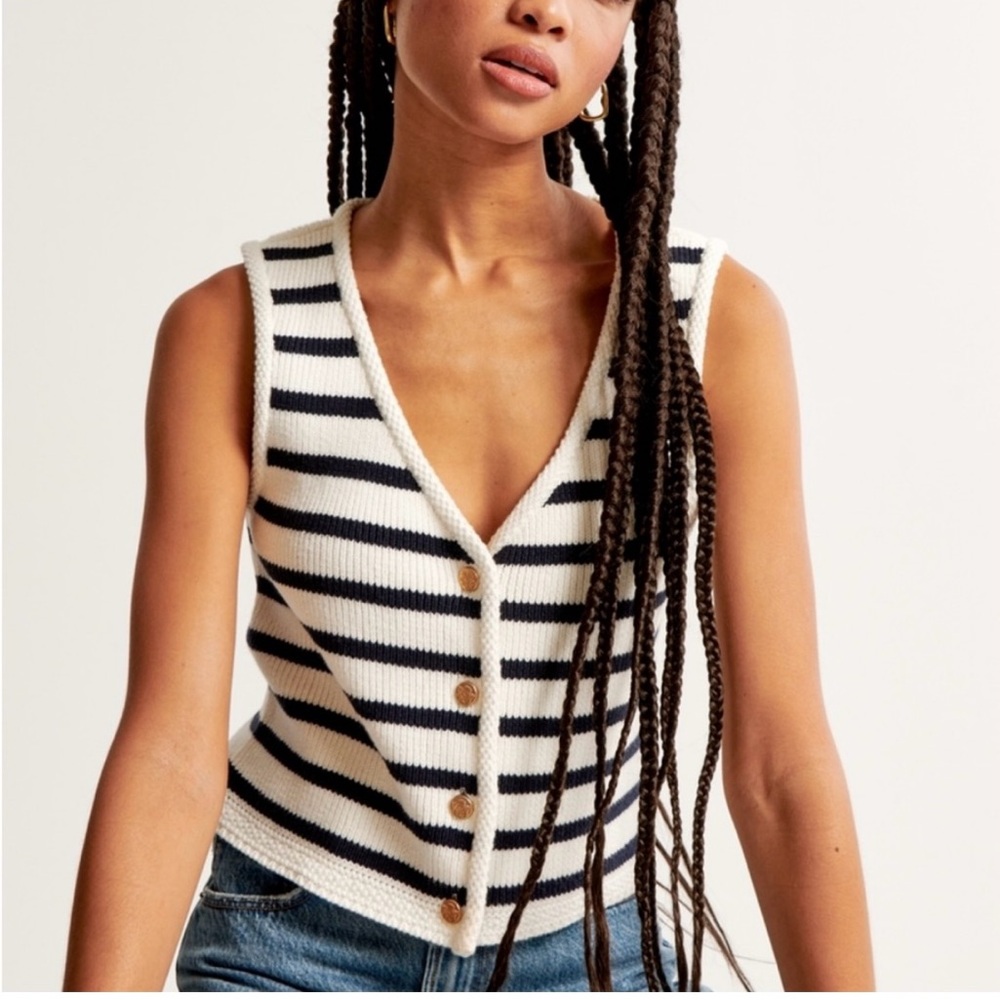 NWOT Abercrombie & Fitch Mara Striped Sweater Vest Size Small